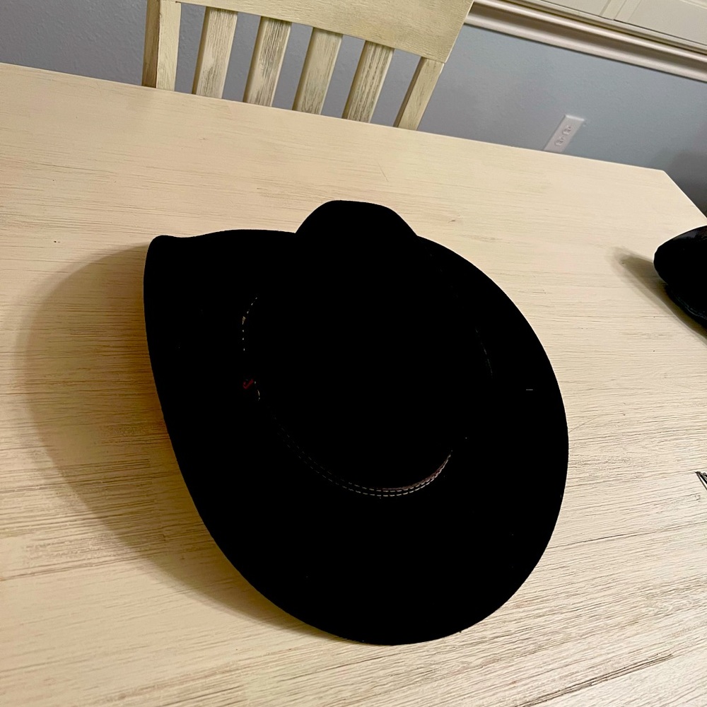 Justin black felt hat, great condition size 57/7 1/8